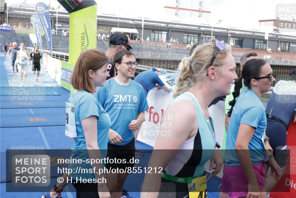 10.08.2025 - GEWOBA Citytriathlon Bremen H.Heesch http://msf.ph/oto/8551212 10.08.2025 11:43:15 Ziel 49, 169, 229 meine-sportfotos.de