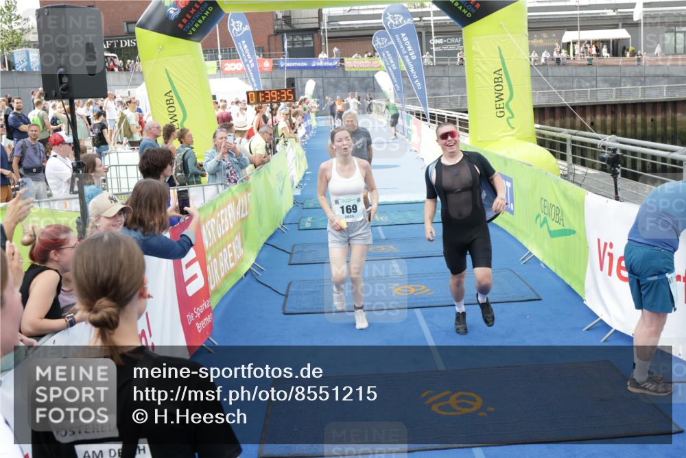 10.08.2025 - GEWOBA Citytriathlon Bremen H.Heesch http://msf.ph/oto/8551215 10.08.2025 11:43:17 Ziel 169, 229 meine-sportfotos.de