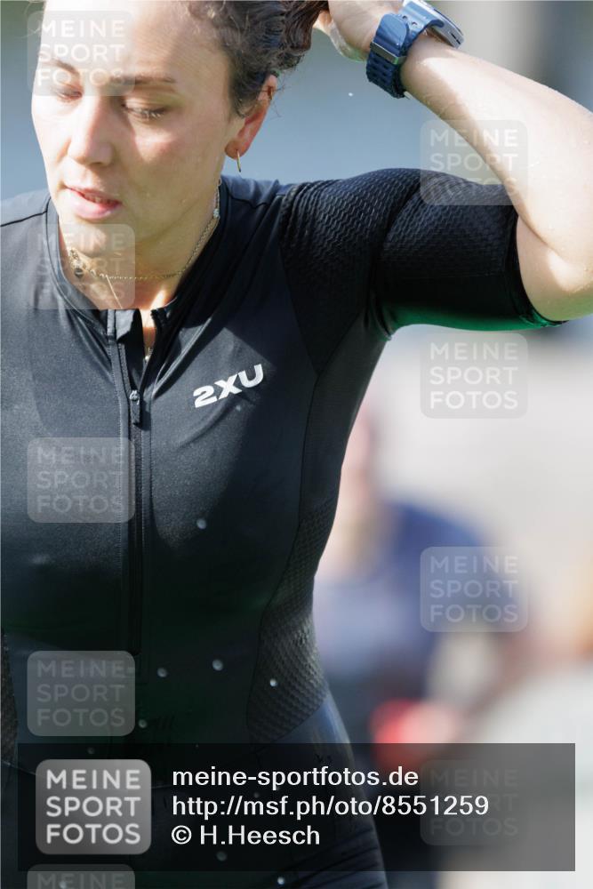 10.08.2025 - GEWOBA Citytriathlon Bremen H.Heesch http://msf.ph/oto/8551259 10.08.2025 10:20:39 Schwimmen 389, 394, 396, 473 meine-sportfotos.de