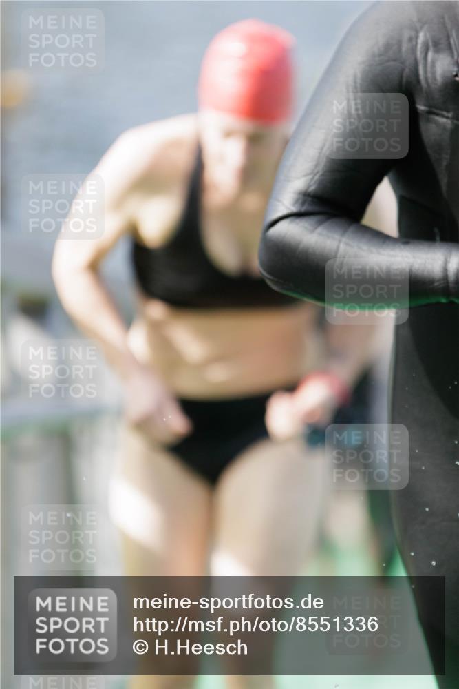 10.08.2025 - GEWOBA Citytriathlon Bremen H.Heesch http://msf.ph/oto/8551336 10.08.2025 10:21:26 Schwimmen 382, 409, 428, 491, 498, 500 meine-sportfotos.de