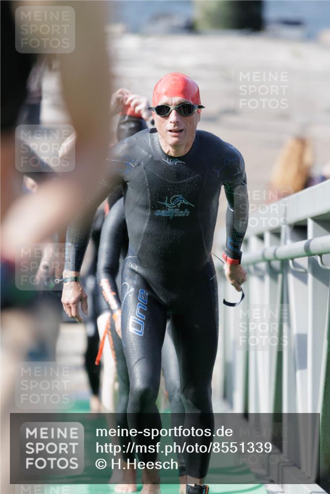 10.08.2025 - GEWOBA Citytriathlon Bremen H.Heesch http://msf.ph/oto/8551339 10.08.2025 10:21:28 Schwimmen 381, 382, 400, 409, 417, 428, 461, 491, 498, 500 meine-sportfotos.de