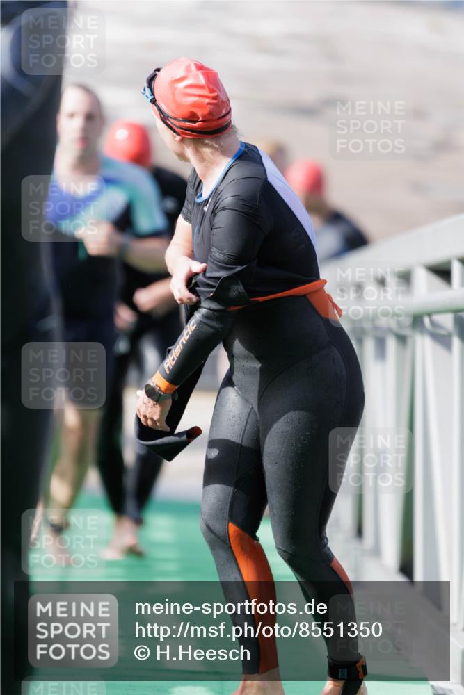 10.08.2025 - GEWOBA Citytriathlon Bremen H.Heesch http://msf.ph/oto/8551350 10.08.2025 10:21:31 Schwimmen 381, 382, 400, 409, 417, 428, 461, 491, 500 meine-sportfotos.de