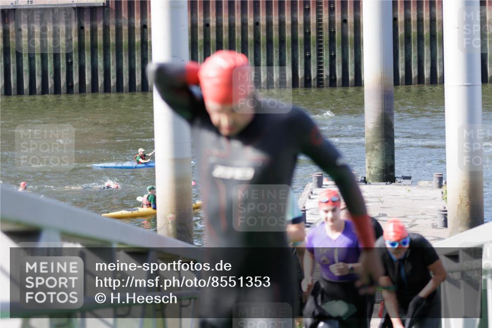 10.08.2025 - GEWOBA Citytriathlon Bremen H.Heesch http://msf.ph/oto/8551353 10.08.2025 10:21:37 Schwimmen 373, 381, 400, 409, 417, 461, 491, 512 meine-sportfotos.de