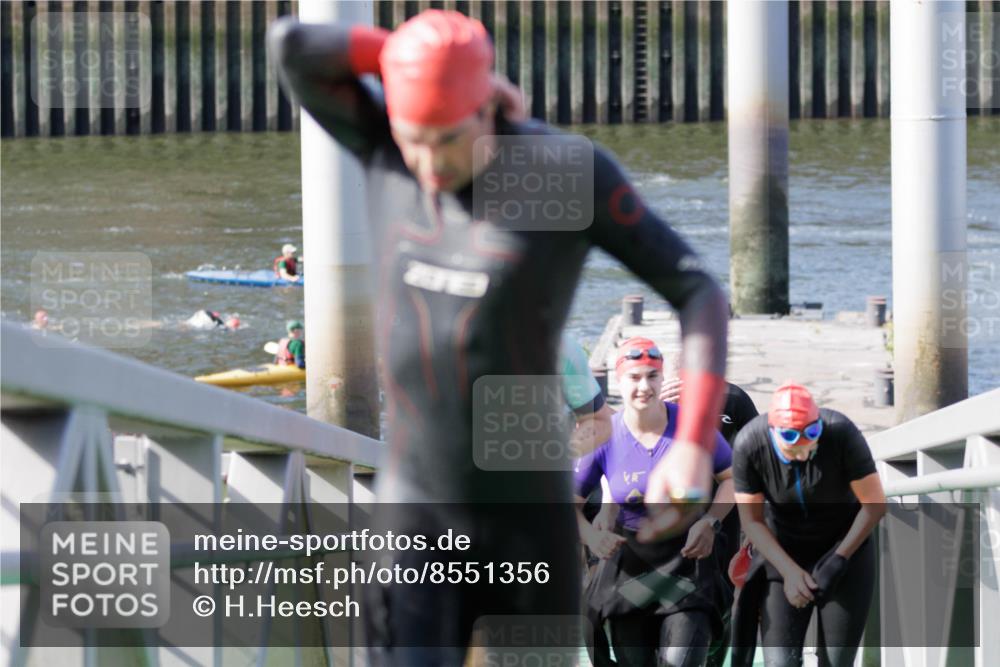 10.08.2025 - GEWOBA Citytriathlon Bremen H.Heesch http://msf.ph/oto/8551356 10.08.2025 10:21:37 Schwimmen 373, 381, 400, 409, 417, 461, 491, 512 meine-sportfotos.de