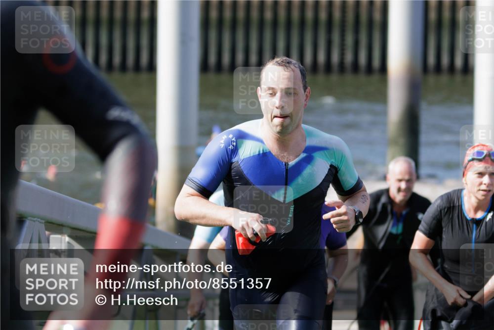 10.08.2025 - GEWOBA Citytriathlon Bremen H.Heesch http://msf.ph/oto/8551357 10.08.2025 10:21:39 Schwimmen 373, 381, 397, 400, 417, 461, 512 meine-sportfotos.de