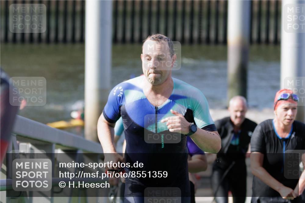 10.08.2025 - GEWOBA Citytriathlon Bremen H.Heesch http://msf.ph/oto/8551359 10.08.2025 10:21:39 Schwimmen 373, 381, 397, 400, 417, 461, 512 meine-sportfotos.de