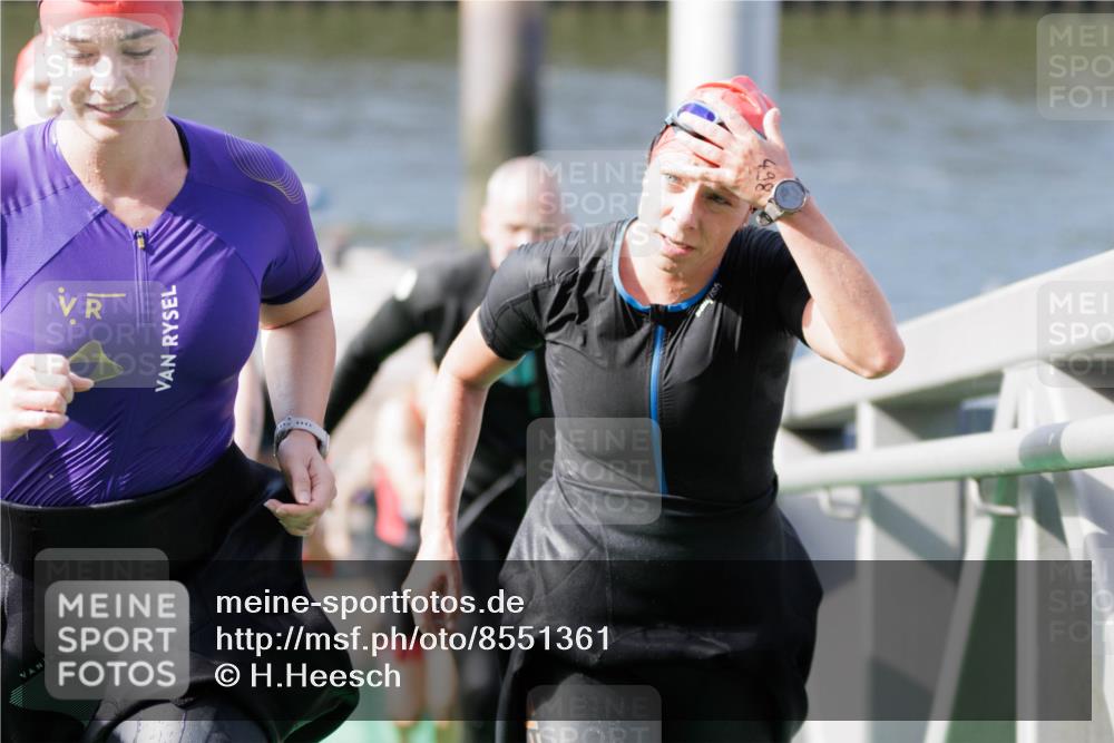 10.08.2025 - GEWOBA Citytriathlon Bremen H.Heesch http://msf.ph/oto/8551361 10.08.2025 10:21:41 Schwimmen 373, 381, 397, 400, 417, 450, 461, 512 meine-sportfotos.de
