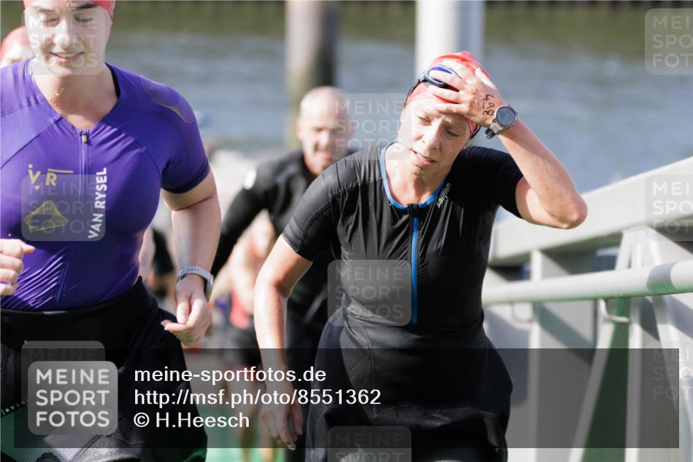 10.08.2025 - GEWOBA Citytriathlon Bremen H.Heesch http://msf.ph/oto/8551362 10.08.2025 10:21:41 Schwimmen 373, 381, 397, 400, 417, 450, 461, 512 meine-sportfotos.de