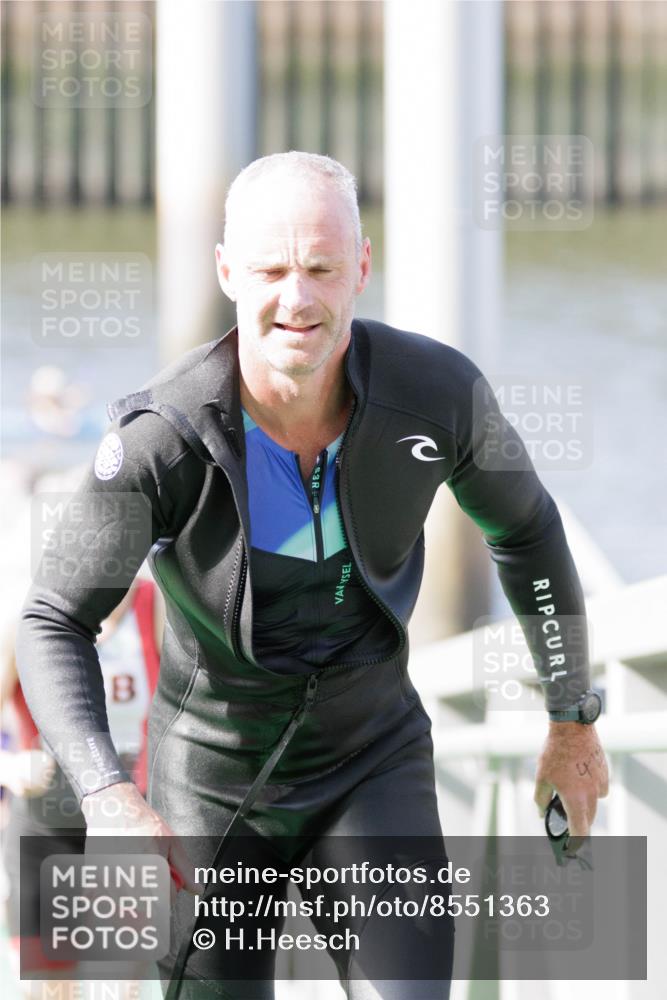 10.08.2025 - GEWOBA Citytriathlon Bremen H.Heesch http://msf.ph/oto/8551363 10.08.2025 10:21:43 Schwimmen 373, 397, 400, 450, 461, 512 meine-sportfotos.de