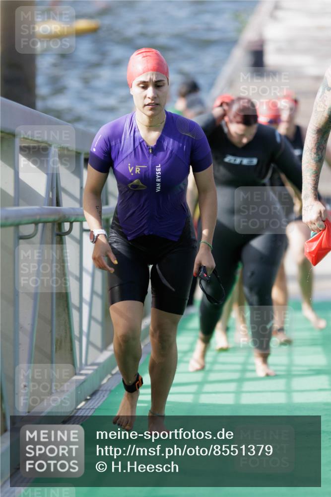 10.08.2025 - GEWOBA Citytriathlon Bremen H.Heesch http://msf.ph/oto/8551379 10.08.2025 10:21:51 Schwimmen 397, 442, 444, 450, 480, 497 meine-sportfotos.de