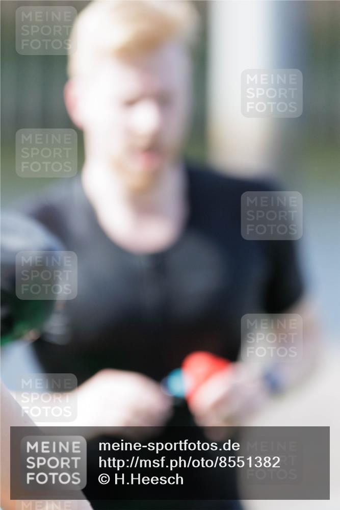 10.08.2025 - GEWOBA Citytriathlon Bremen H.Heesch http://msf.ph/oto/8551382 10.08.2025 10:22:04 Schwimmen 356, 358, 379, 393, 413, 444 meine-sportfotos.de