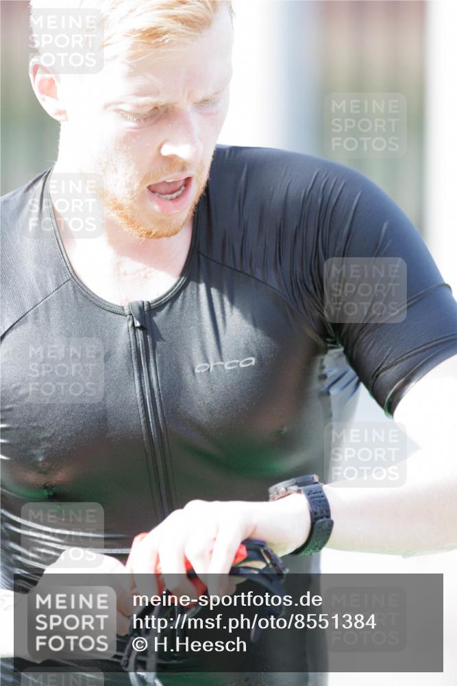 10.08.2025 - GEWOBA Citytriathlon Bremen H.Heesch http://msf.ph/oto/8551384 10.08.2025 10:22:04 Schwimmen 356, 358, 379, 393, 413, 444 meine-sportfotos.de