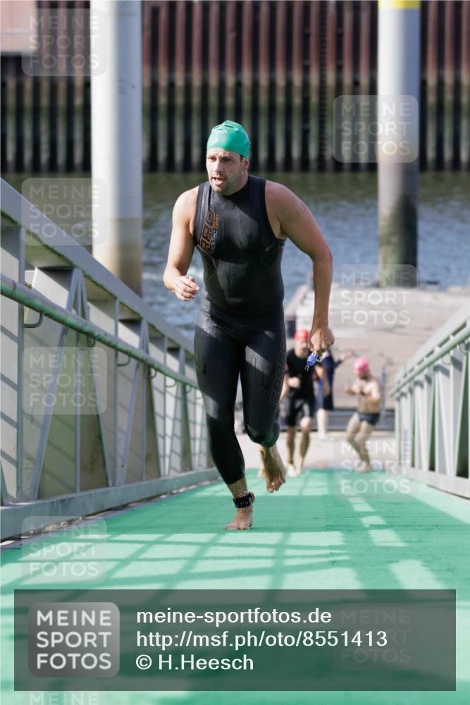 10.08.2025 - GEWOBA Citytriathlon Bremen H.Heesch http://msf.ph/oto/8551413 10.08.2025 10:22:32 Schwimmen 133, 401, 404, 474 meine-sportfotos.de