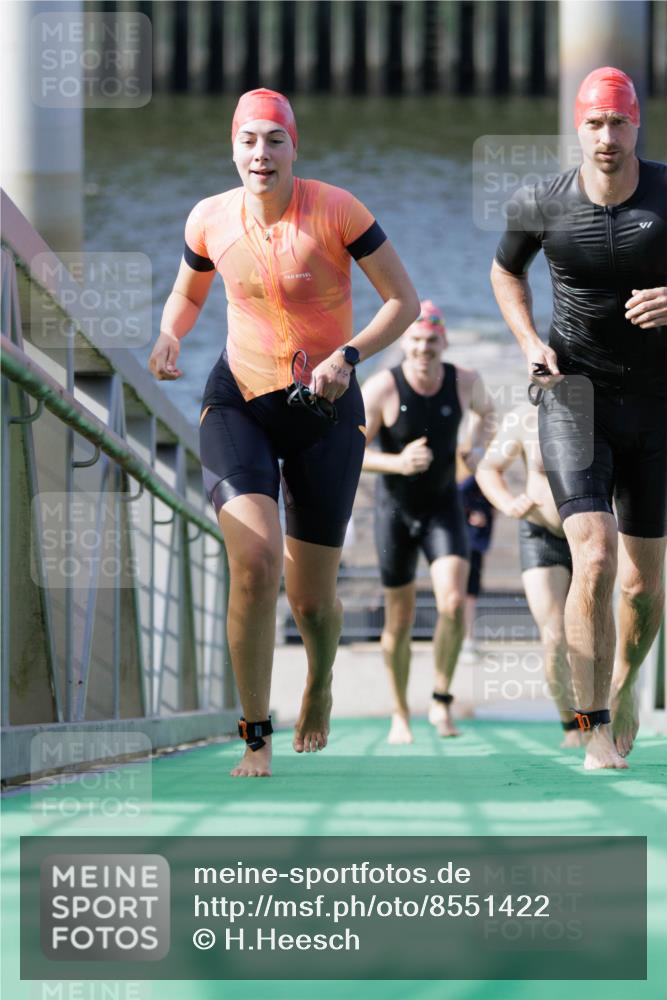 10.08.2025 - GEWOBA Citytriathlon Bremen H.Heesch http://msf.ph/oto/8551422 10.08.2025 10:22:39 Schwimmen 133, 380, 404, 474, 513 meine-sportfotos.de