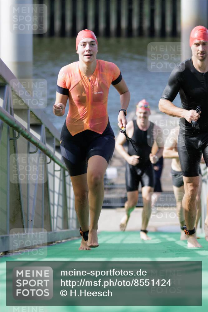 10.08.2025 - GEWOBA Citytriathlon Bremen H.Heesch http://msf.ph/oto/8551424 10.08.2025 10:22:39 Schwimmen 133, 380, 404, 474, 513 meine-sportfotos.de