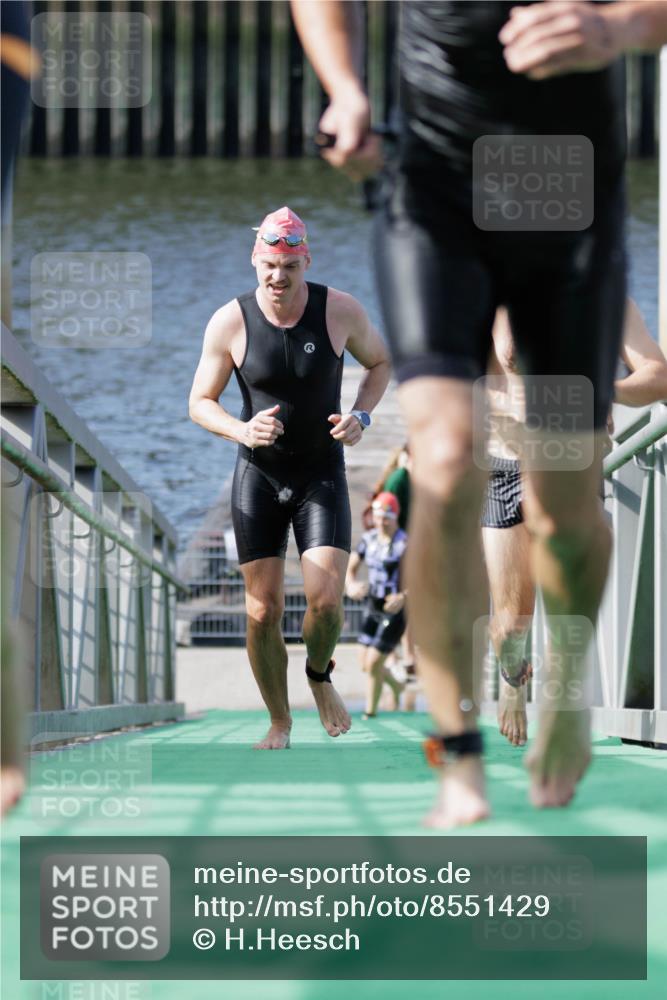 10.08.2025 - GEWOBA Citytriathlon Bremen H.Heesch http://msf.ph/oto/8551429 10.08.2025 10:22:42 Schwimmen 133, 380, 404, 474, 513 meine-sportfotos.de