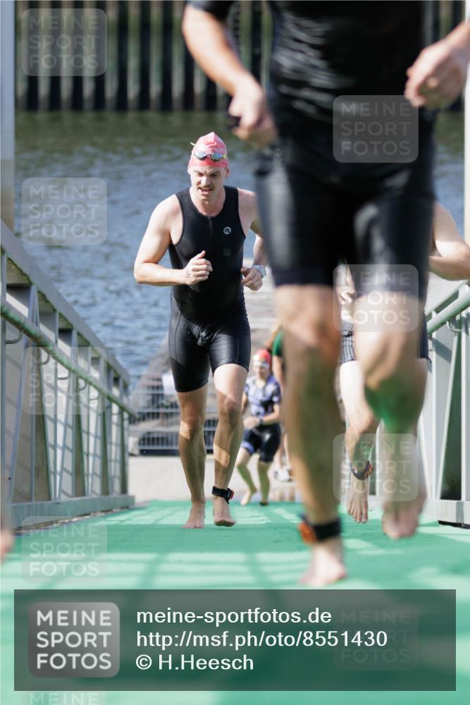 10.08.2025 - GEWOBA Citytriathlon Bremen H.Heesch http://msf.ph/oto/8551430 10.08.2025 10:22:42 Schwimmen 133, 380, 404, 474, 513 meine-sportfotos.de