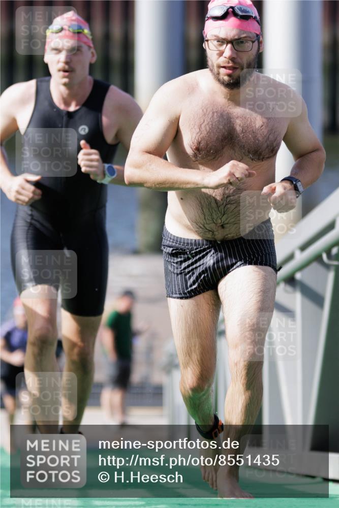 10.08.2025 - GEWOBA Citytriathlon Bremen H.Heesch http://msf.ph/oto/8551435 10.08.2025 10:22:44 Schwimmen 133, 380, 404, 474, 492, 513 meine-sportfotos.de