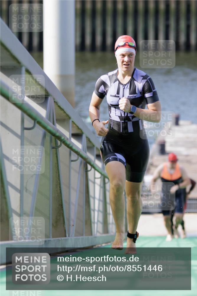 10.08.2025 - GEWOBA Citytriathlon Bremen H.Heesch http://msf.ph/oto/8551446 10.08.2025 10:22:51 Schwimmen 205, 359, 380, 492 meine-sportfotos.de