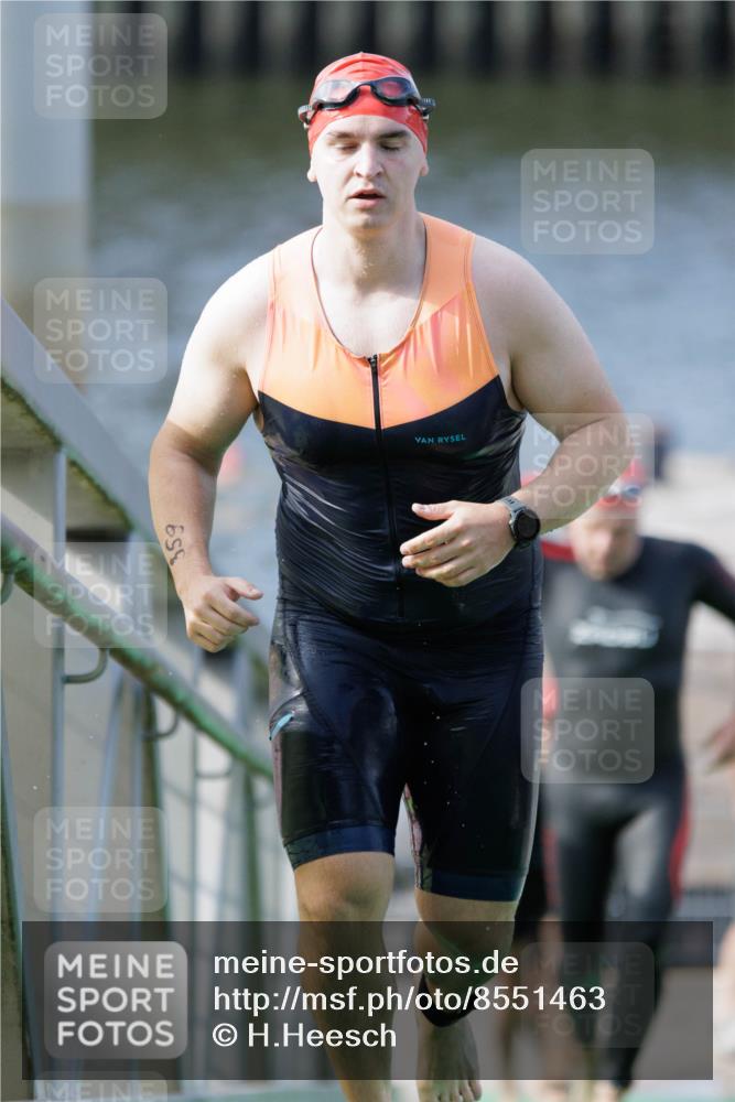 10.08.2025 - GEWOBA Citytriathlon Bremen H.Heesch http://msf.ph/oto/8551463 10.08.2025 10:22:56 Schwimmen 205, 359, 429, 447, 464, 492 meine-sportfotos.de