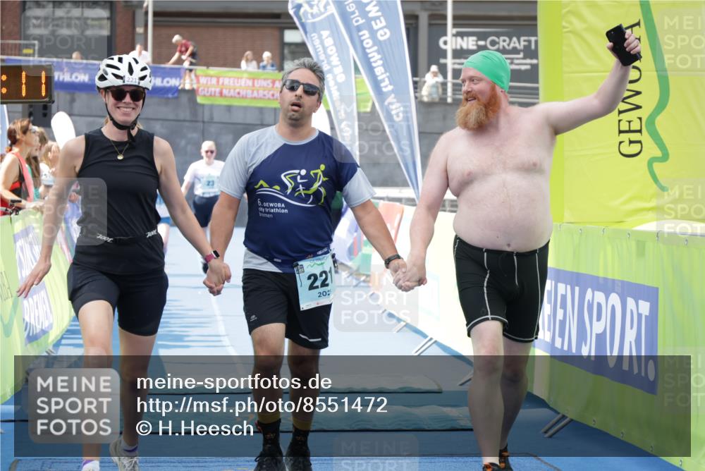 10.08.2025 - GEWOBA Citytriathlon Bremen H.Heesch http://msf.ph/oto/8551472 10.08.2025 11:45:53 Ziel 23, 39, 221 meine-sportfotos.de