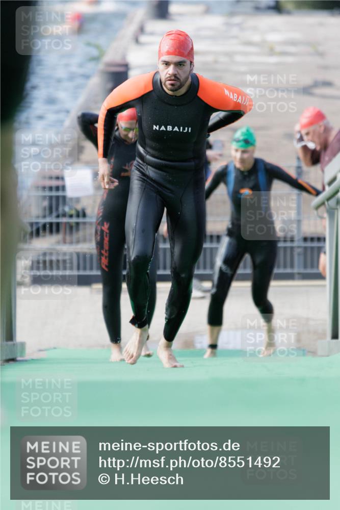 10.08.2025 - GEWOBA Citytriathlon Bremen H.Heesch http://msf.ph/oto/8551492 10.08.2025 10:23:15 Schwimmen 378, 392, 436, 505 meine-sportfotos.de