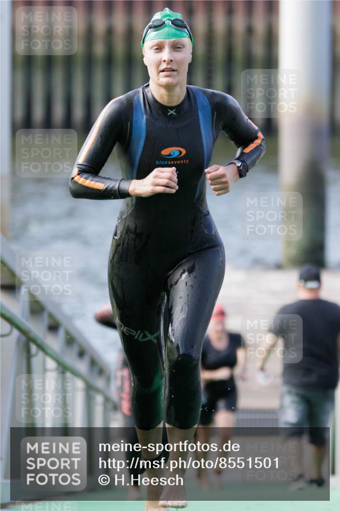 10.08.2025 - GEWOBA Citytriathlon Bremen H.Heesch http://msf.ph/oto/8551501 10.08.2025 10:23:23 Schwimmen 105, 378, 436, 481, 482, 505 meine-sportfotos.de