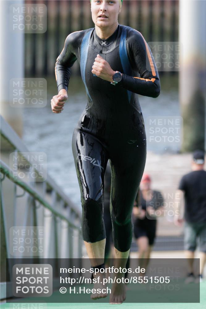 10.08.2025 - GEWOBA Citytriathlon Bremen H.Heesch http://msf.ph/oto/8551505 10.08.2025 10:23:24 Schwimmen 105, 378, 436, 455, 481, 482, 505, 506 meine-sportfotos.de
