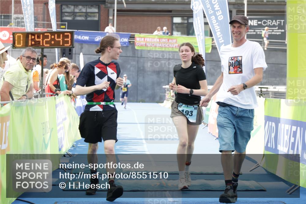 10.08.2025 - GEWOBA Citytriathlon Bremen H.Heesch http://msf.ph/oto/8551510 10.08.2025 11:46:25 Ziel 193 meine-sportfotos.de