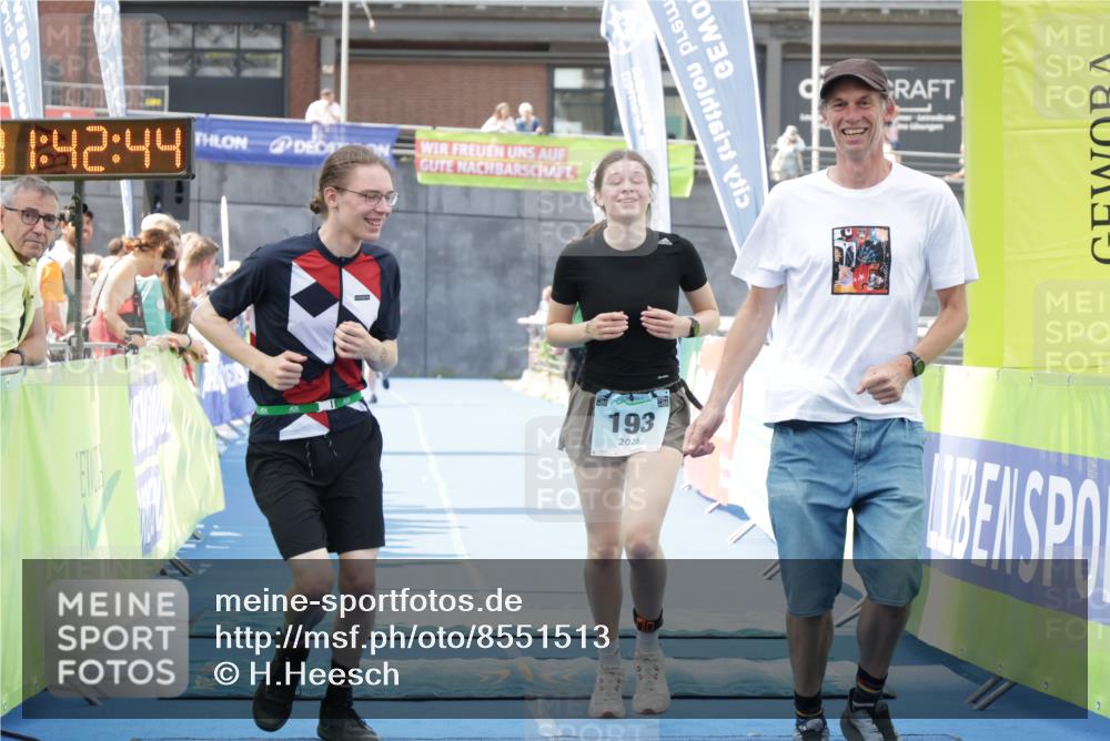 10.08.2025 - GEWOBA Citytriathlon Bremen H.Heesch http://msf.ph/oto/8551513 10.08.2025 11:46:25 Ziel 193 meine-sportfotos.de