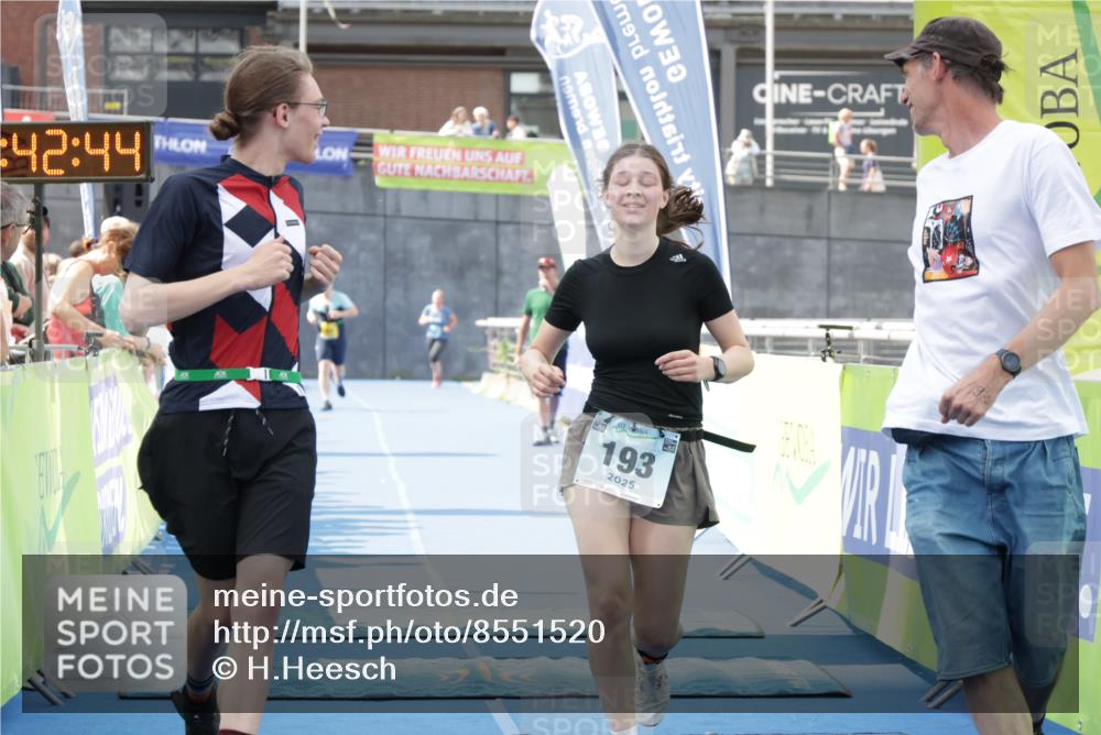 10.08.2025 - GEWOBA Citytriathlon Bremen H.Heesch http://msf.ph/oto/8551520 10.08.2025 11:46:26 Ziel 193 meine-sportfotos.de