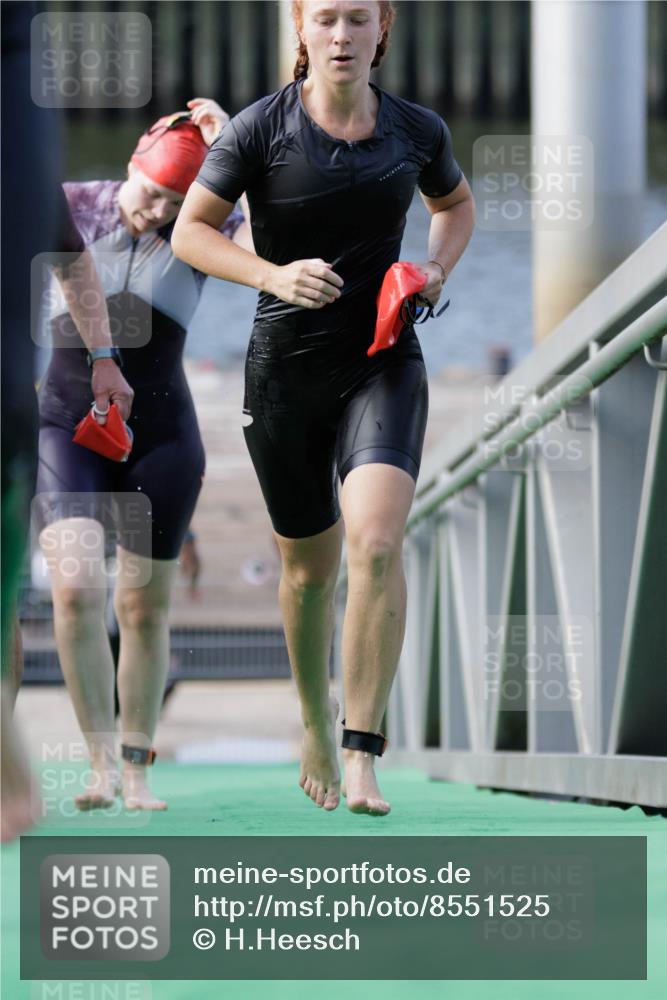 10.08.2025 - GEWOBA Citytriathlon Bremen H.Heesch http://msf.ph/oto/8551525 10.08.2025 10:23:34 Schwimmen 452, 455, 481, 482, 506 meine-sportfotos.de