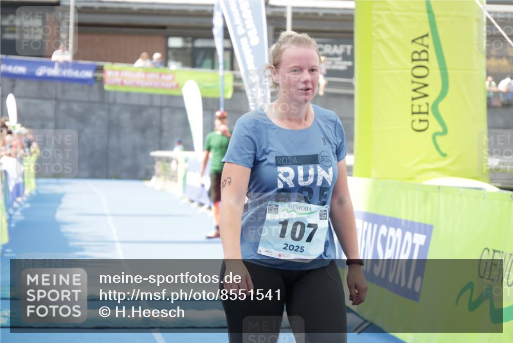 10.08.2025 - GEWOBA Citytriathlon Bremen H.Heesch http://msf.ph/oto/8551541 10.08.2025 11:46:46 Ziel 107 meine-sportfotos.de