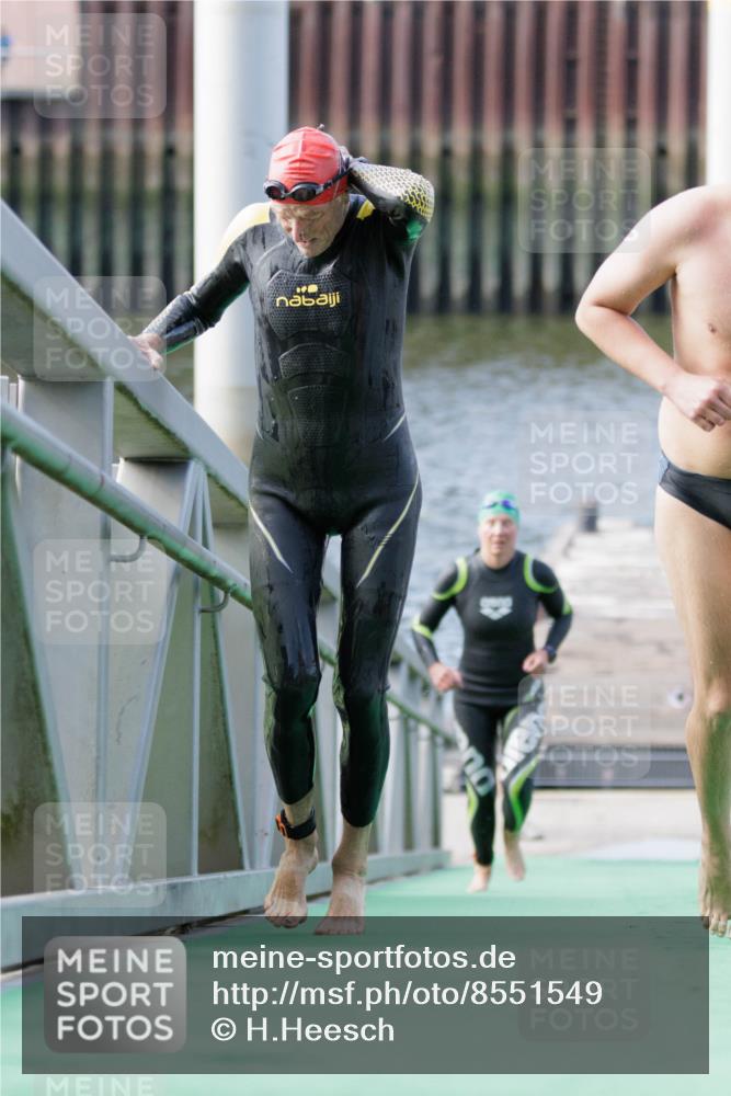 10.08.2025 - GEWOBA Citytriathlon Bremen H.Heesch http://msf.ph/oto/8551549 10.08.2025 10:23:45 Schwimmen 97, 159 meine-sportfotos.de