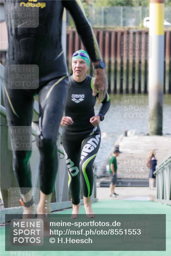 10.08.2025 - GEWOBA Citytriathlon Bremen H.Heesch http://msf.ph/oto/8551553 10.08.2025 10:23:49 Schwimmen 97, 159 meine-sportfotos.de