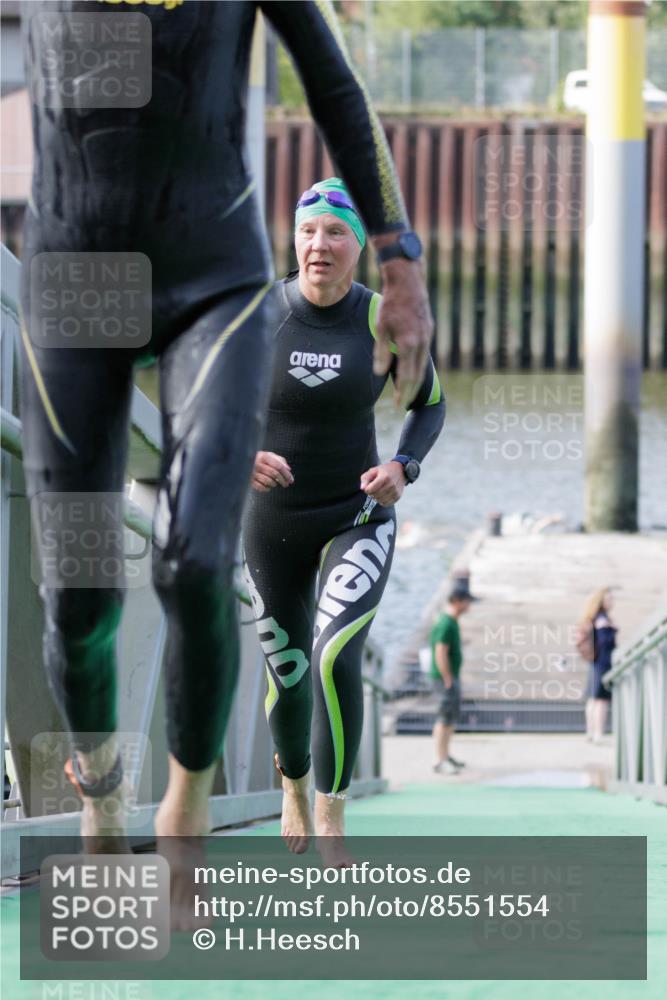 10.08.2025 - GEWOBA Citytriathlon Bremen H.Heesch http://msf.ph/oto/8551554 10.08.2025 10:23:49 Schwimmen 97, 159 meine-sportfotos.de