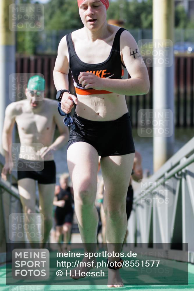 10.08.2025 - GEWOBA Citytriathlon Bremen H.Heesch http://msf.ph/oto/8551577 10.08.2025 10:24:05 Schwimmen 21, 49, 239, 245, 458, 485, 501 meine-sportfotos.de