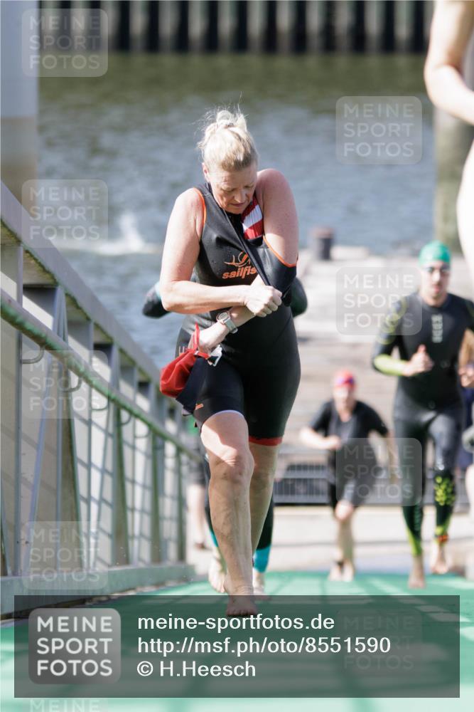 10.08.2025 - GEWOBA Citytriathlon Bremen H.Heesch http://msf.ph/oto/8551590 10.08.2025 10:24:08 Schwimmen 49, 127, 239, 245, 458, 485, 496, 501 meine-sportfotos.de