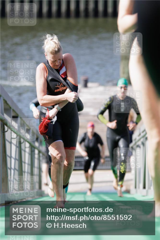 10.08.2025 - GEWOBA Citytriathlon Bremen H.Heesch http://msf.ph/oto/8551592 10.08.2025 10:24:08 Schwimmen 49, 127, 239, 245, 458, 485, 496, 501 meine-sportfotos.de