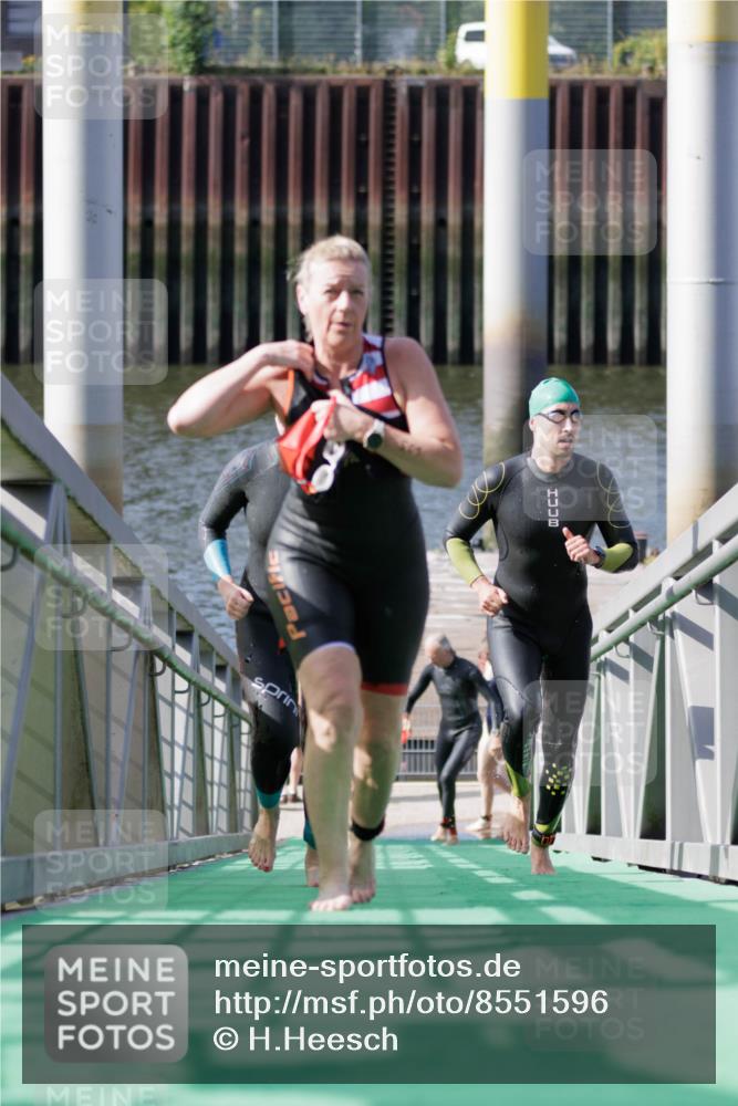 10.08.2025 - GEWOBA Citytriathlon Bremen H.Heesch http://msf.ph/oto/8551596 10.08.2025 10:24:11 Schwimmen 127, 239, 245, 435, 458, 485, 496, 501 meine-sportfotos.de