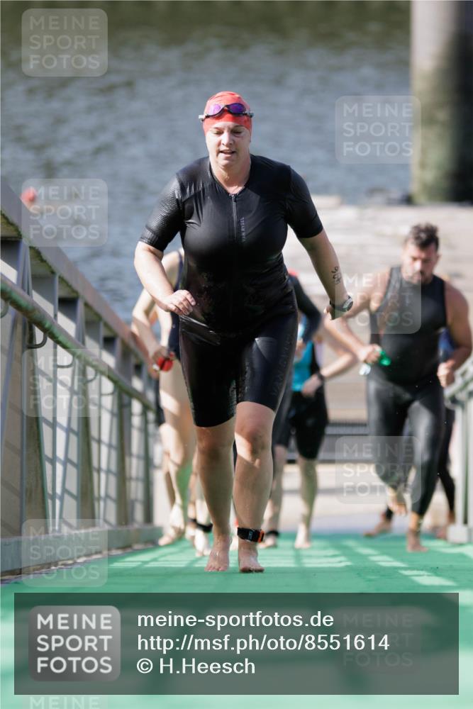 10.08.2025 - GEWOBA Citytriathlon Bremen H.Heesch http://msf.ph/oto/8551614 10.08.2025 10:24:17 Schwimmen 29, 127, 245, 402, 435, 440, 463, 475, 485, 496 meine-sportfotos.de