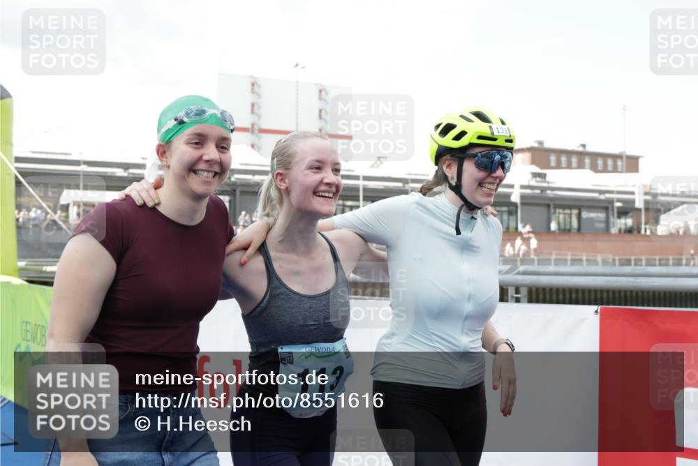 10.08.2025 - GEWOBA Citytriathlon Bremen H.Heesch http://msf.ph/oto/8551616 10.08.2025 11:47:14 Ziel  meine-sportfotos.de