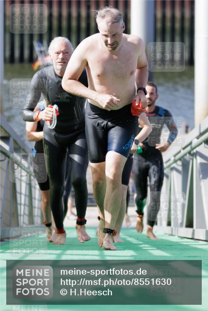 10.08.2025 - GEWOBA Citytriathlon Bremen H.Heesch http://msf.ph/oto/8551630 10.08.2025 10:24:25 Schwimmen 29, 43, 81, 161, 402, 435, 440, 463, 475 meine-sportfotos.de