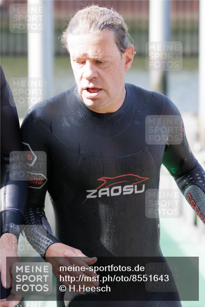 10.08.2025 - GEWOBA Citytriathlon Bremen H.Heesch http://msf.ph/oto/8551643 10.08.2025 10:24:33 Schwimmen 43, 81, 151, 161, 181, 443 meine-sportfotos.de