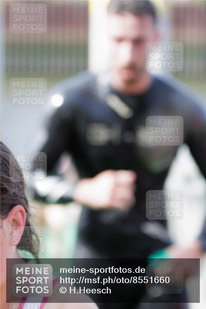 10.08.2025 - GEWOBA Citytriathlon Bremen H.Heesch http://msf.ph/oto/8551660 10.08.2025 10:24:42 Schwimmen 109, 115, 151, 181, 443 meine-sportfotos.de