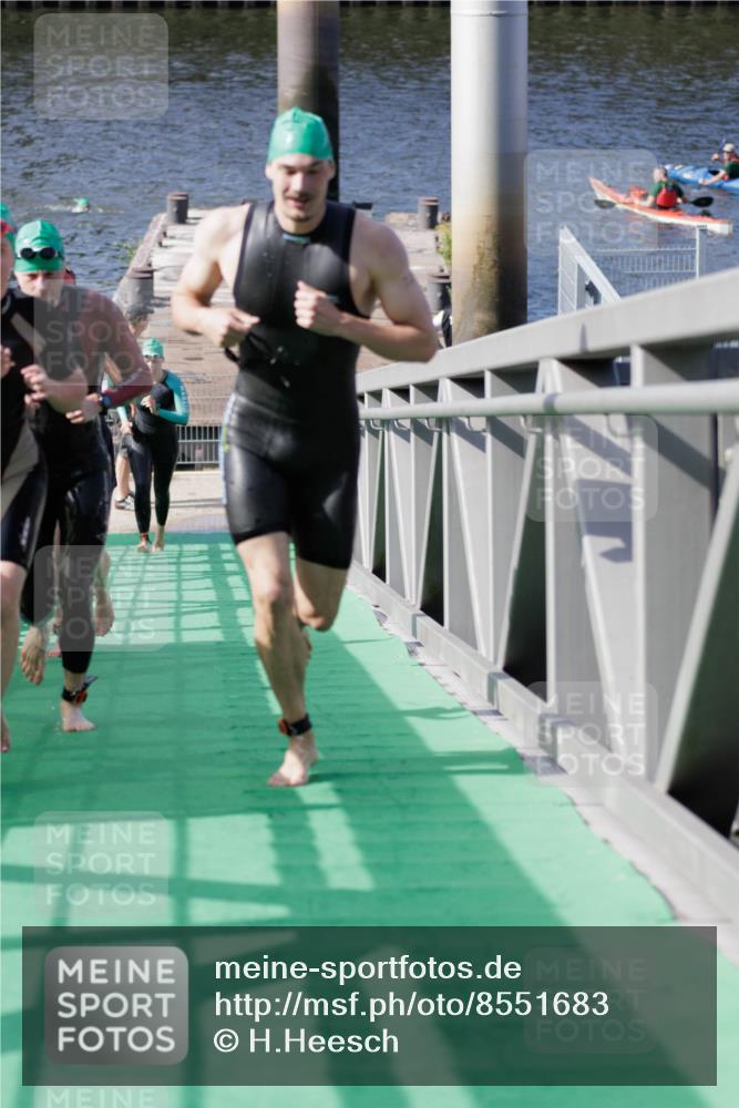 10.08.2025 - GEWOBA Citytriathlon Bremen H.Heesch http://msf.ph/oto/8551683 10.08.2025 10:24:52 Schwimmen 83, 99, 109, 115, 137, 225, 241, 499 meine-sportfotos.de