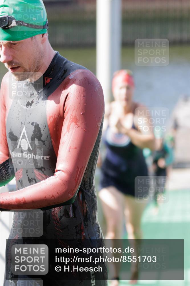 10.08.2025 - GEWOBA Citytriathlon Bremen H.Heesch http://msf.ph/oto/8551703 10.08.2025 10:24:56 Schwimmen 83, 99, 115, 137, 225, 241, 499 meine-sportfotos.de