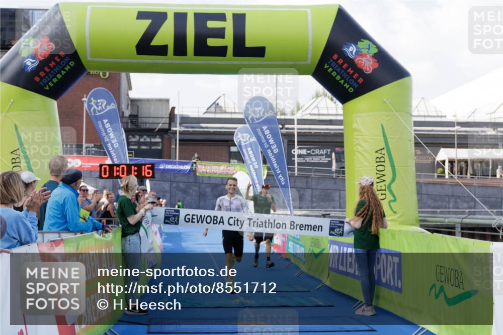 10.08.2025 - GEWOBA Citytriathlon Bremen H.Heesch http://msf.ph/oto/8551712 10.08.2025 11:04:58 Ziel 375 meine-sportfotos.de