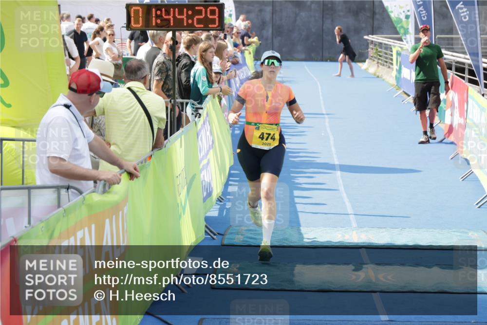 10.08.2025 - GEWOBA Citytriathlon Bremen H.Heesch http://msf.ph/oto/8551723 10.08.2025 11:48:11 Ziel 474 meine-sportfotos.de