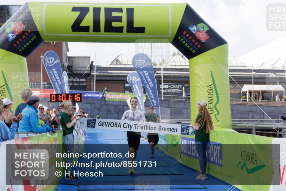 10.08.2025 - GEWOBA Citytriathlon Bremen H.Heesch http://msf.ph/oto/8551731 10.08.2025 11:04:58 Ziel 375 meine-sportfotos.de